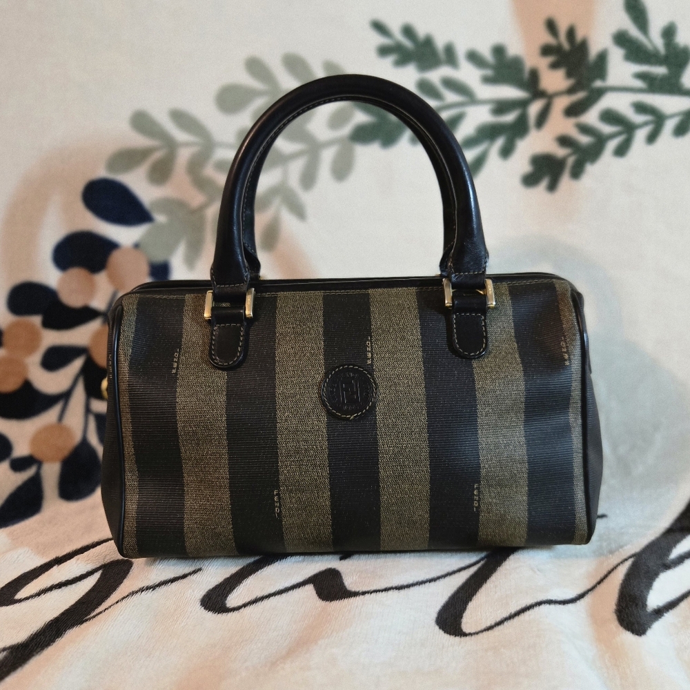 💯 Authentic Vintage Fendi Pequin Handbag